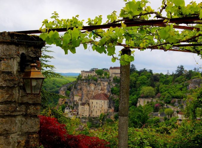 Exploring the mystical cliffs of rocamadour